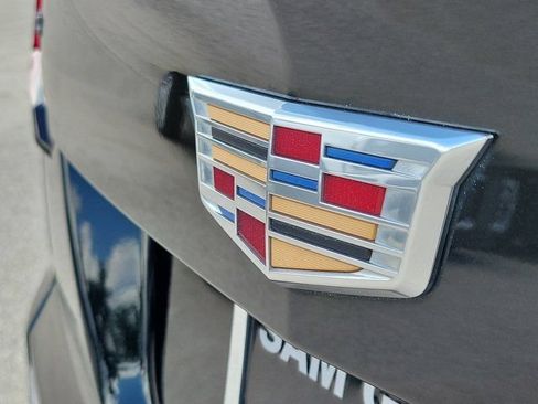 Used 2022 Cadillac XT4 Premium Luxury w/ Enhanced Visibility Package FWD image 8