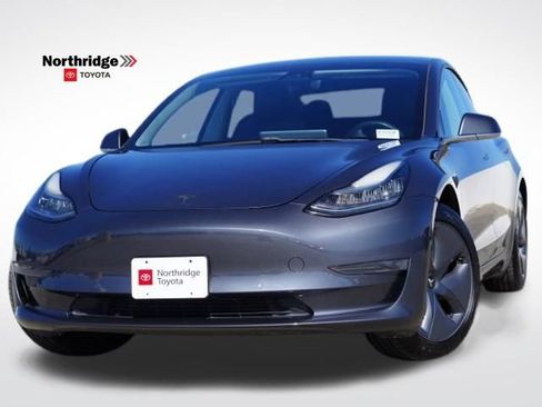 Used 2019 Tesla Model 3 Standard Range Plus image 1