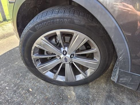 Used 2018 Ford Explorer Limited FWD image 4