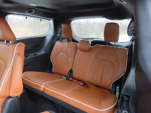 New 2026 Chrysler Pacifica Pinnacle w/ Trailer Tow Group image 27