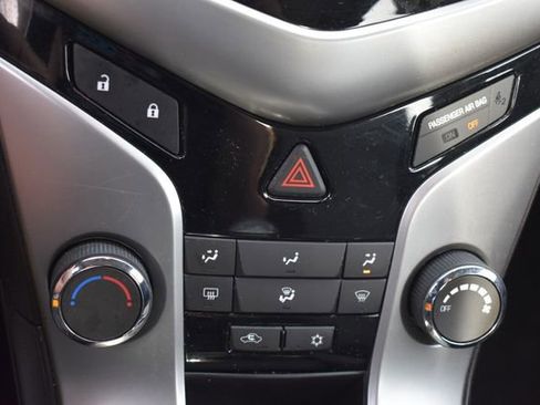 Used 2014 Chevrolet Cruze LS FWD image 22
