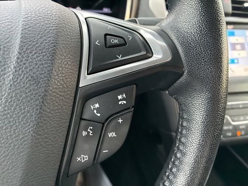 Used 2017 Ford Fusion SE w/ Equipment Group 201A image 21