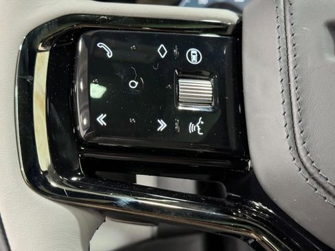 Used 2026 Land Rover Range Rover Velar S image 30