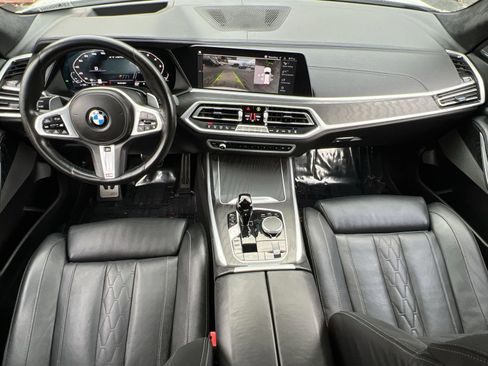 Used 2022 BMW X7 M50i image 21