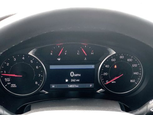 Used 2024 GMC Terrain SLT image 17