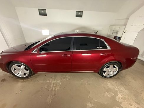 Used 2010 Chevrolet Malibu LT w/ HFV6 Engine Package FWD image 2
