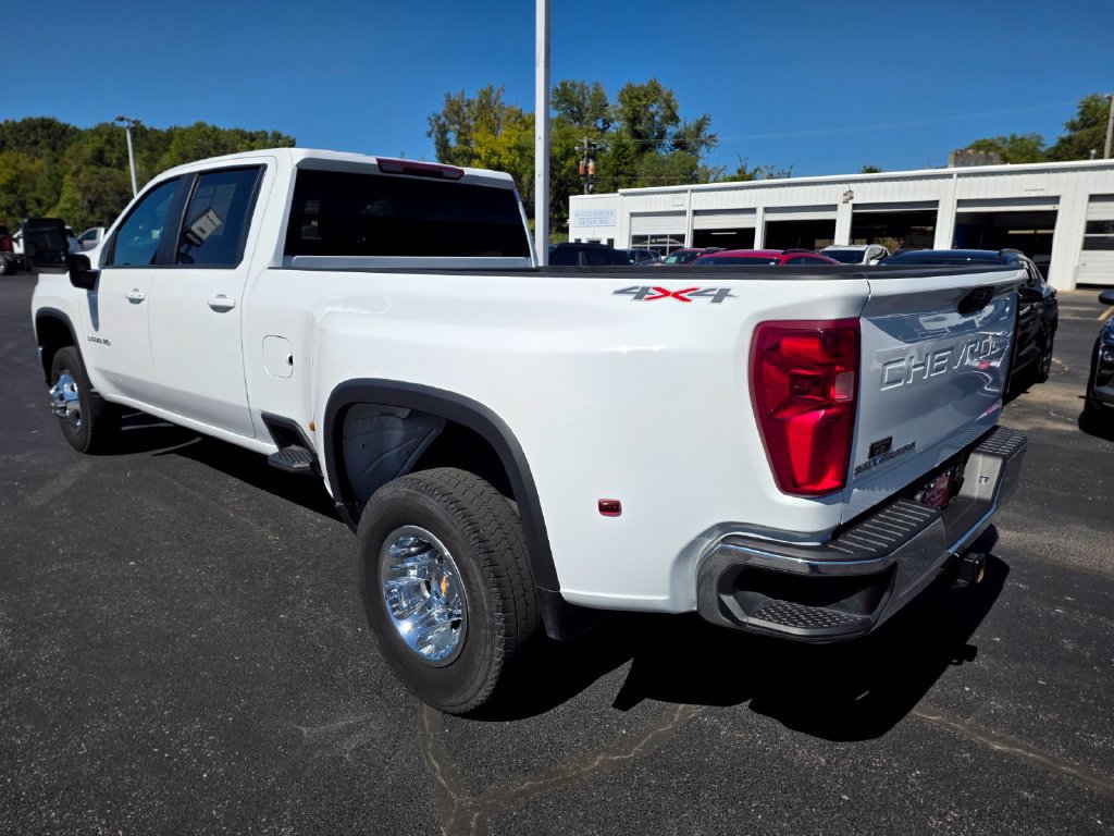 Used 2025 Chevrolet Silverado 3500 LT w/ Convenience Package AWD/4WD image 6