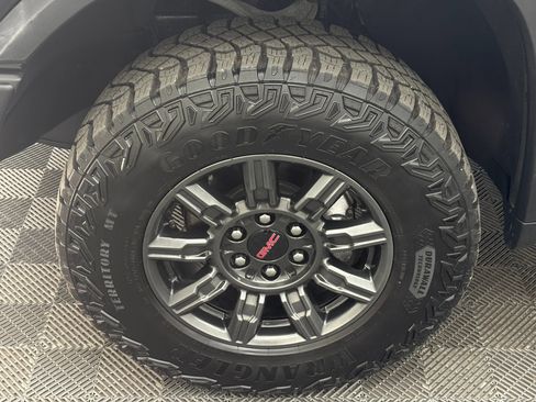Used 2024 GMC Sierra 1500 AT4X AWD/4WD image 17
