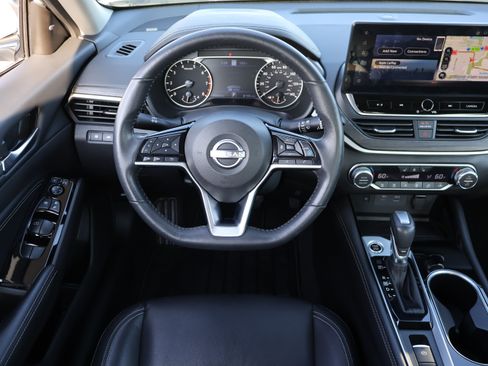 Used 2023 Nissan Altima 2.5 SL AWD/4WD image 16