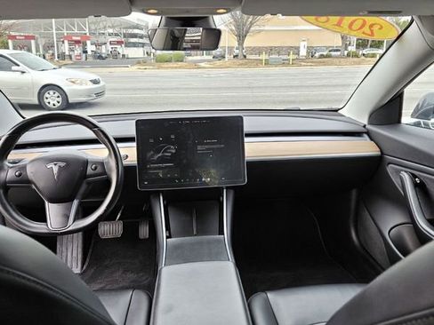 Used 2018 Tesla Model 3 Mid Range image 16