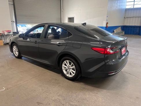 Used 2025 Toyota Camry LE image 5