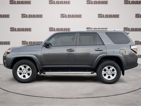 Used 2018 Toyota 4Runner SR5 image 2