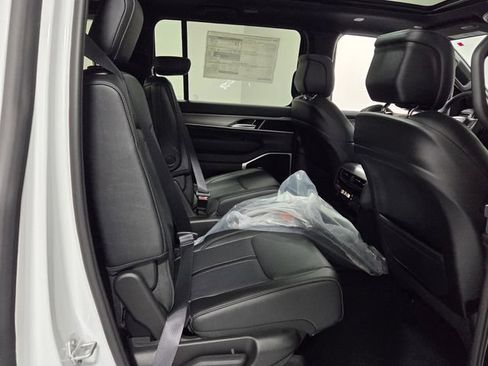 New 2026 Jeep Grand Wagoneer Limited w/ Premium Group II AWD/4WD image 16
