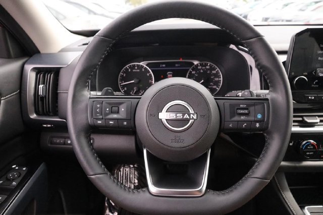 Certified 2025 Nissan Pathfinder SL AWD/4WD image 12