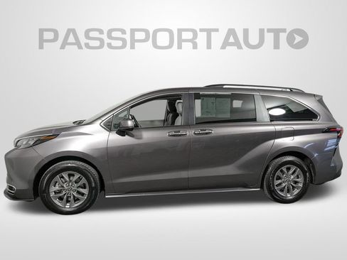 Used 2024 Toyota Sienna XLE image 2