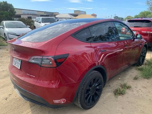 Used 2024 Tesla Model Y Long Range AWD/4WD image 5