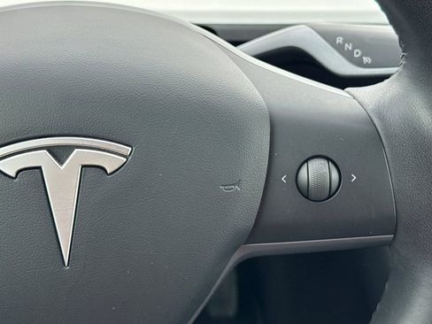 Used 2021 Tesla Model Y Long Range AWD/4WD image 28