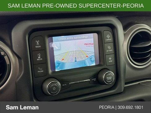 Used 2021 Jeep Gladiator Willys image 14