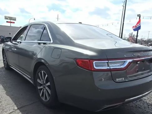 Used 2017 Lincoln Continental Premiere image 12