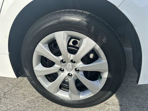 Used 2024 Toyota Corolla LE FWD image 11