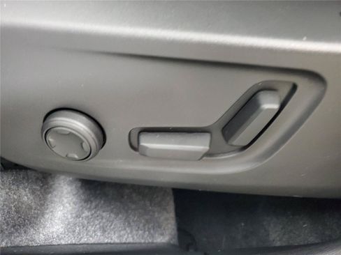 Certified 2026 Volvo XC40 B5 Core AWD/4WD image 21