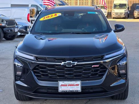 Used 2024 Chevrolet Trax RS image 2