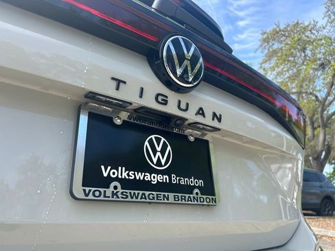 New 2026 Volkswagen Tiguan SE R-Line FWD image 48