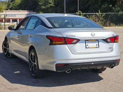 New 2025 Nissan Altima 2.5 SR w/ SR Premium Package image 23
