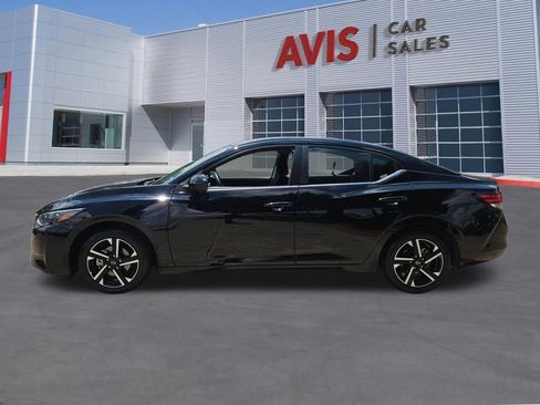 Used 2025 Nissan Sentra SV FWD image 2