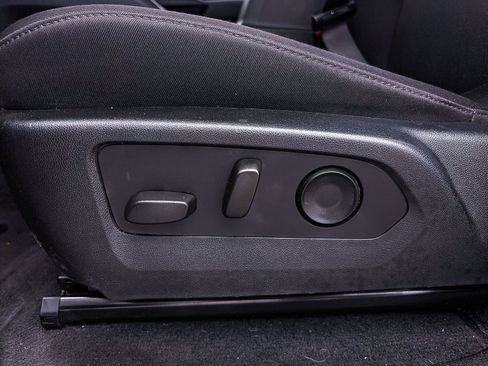 Used 2024 Chevrolet Colorado W/T w/ Advanced Trailering Package image 19