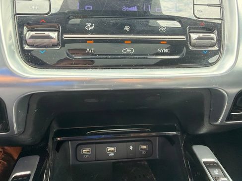 Certified 2023 Kia Sorento SX AWD/4WD image 15
