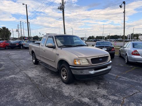 Used 1997 Ford F150 XLT RWD image 2