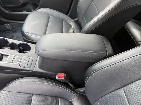 Used 2020 Ford Escape Titanium FWD image 14