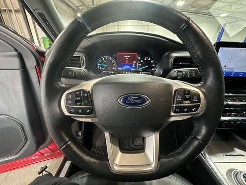 Used 2021 Ford Explorer Limited w/ Equipment Group 301A AWD/4WD image 15