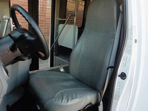 Used 2014 Ford E-350 and Econoline 350 Super Duty RWD image 8