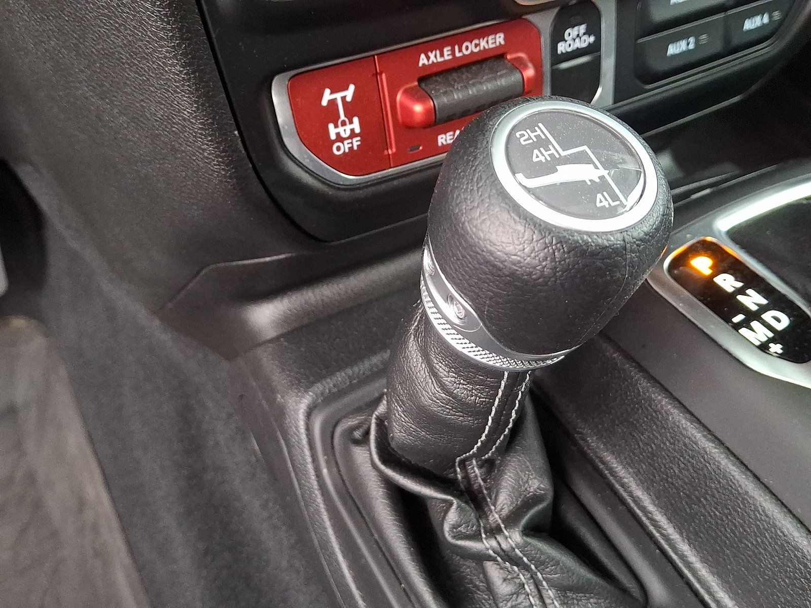 Used 2025 Jeep Gladiator Sport AWD/4WD image 24