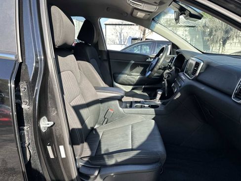 Used 2020 Kia Sportage LX image 19