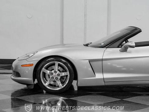 Used 2005 Chevrolet Corvette Convertible w/ Preferred Equipment Group image 22