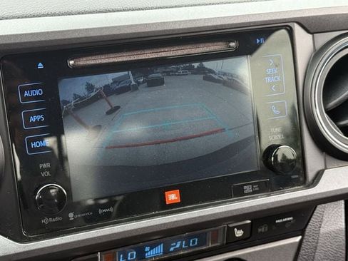 Used 2018 Toyota Tacoma TRD Off-Road image 19