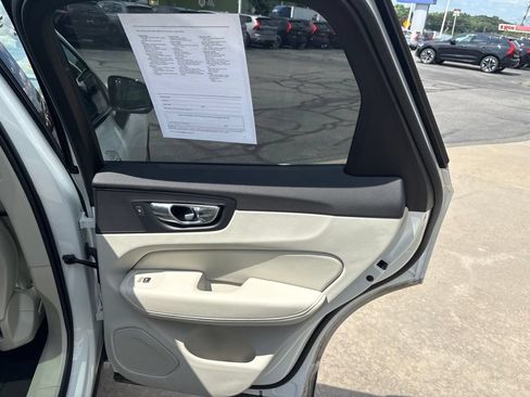Certified 2025 Volvo XC60 T8 Plus w/ Protection Package Premier AWD/4WD image 32