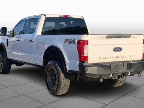 Certified 2017 Ford F250 XLT w/ XLT Premium Package image 11