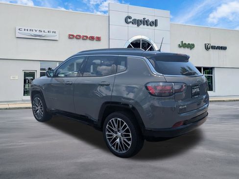 Used 2022 Jeep Compass Limited w/ Elite Group AWD/4WD image 5