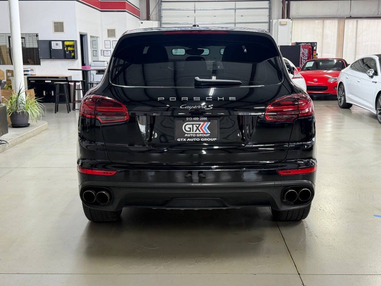 Used 2017 Porsche Cayenne S AWD/4WD image 3