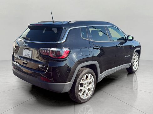 Used 2023 Jeep Compass Latitude AWD/4WD image 4