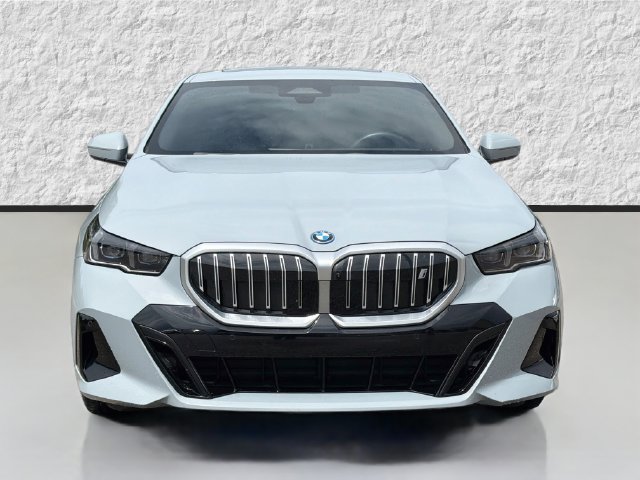 Used 2026 BMW i5 eDrive40 w/ M Sport Package RWD image 8