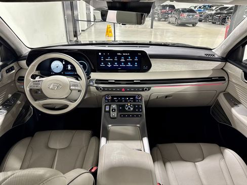 Used 2024 Hyundai Palisade Calligraphy image 15