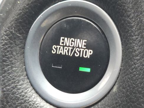 Used 2019 Chevrolet Traverse LT FWD image 33