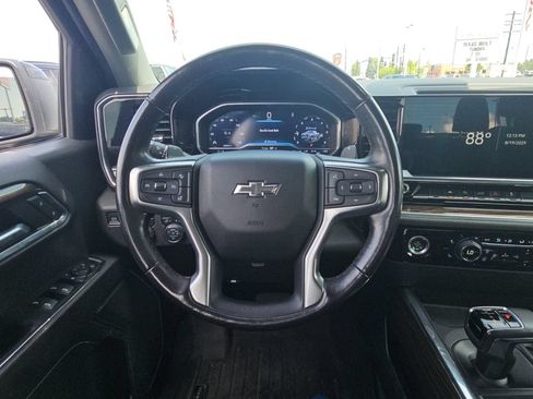 Used 2022 Chevrolet Silverado 1500 RST AWD/4WD image 10