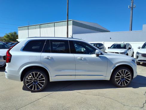 New 2026 Volvo XC90 B5 Plus image 8