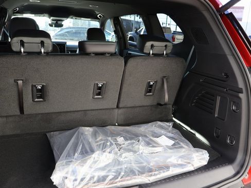 New 2026 GMC Acadia AT4 w/ Super Cruise Package image 18